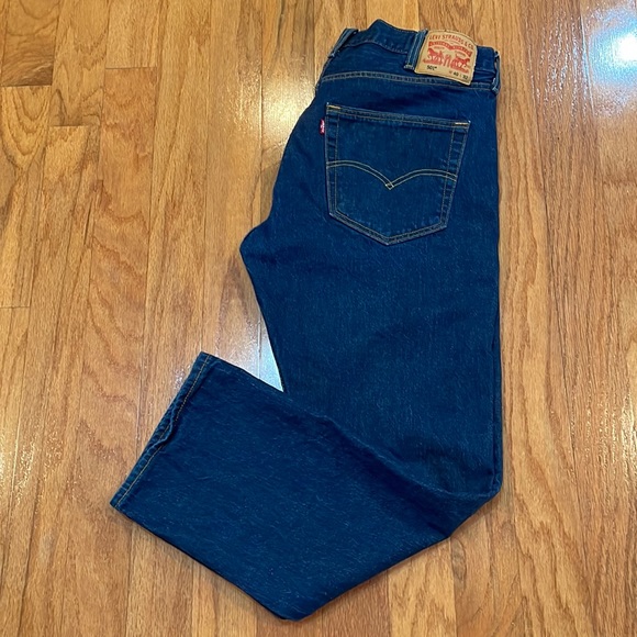 Levi's Other - Levi’s 501 Mens 40 x 32 Dark Wash Blue Jeans Button Fly Pockets Western Classic